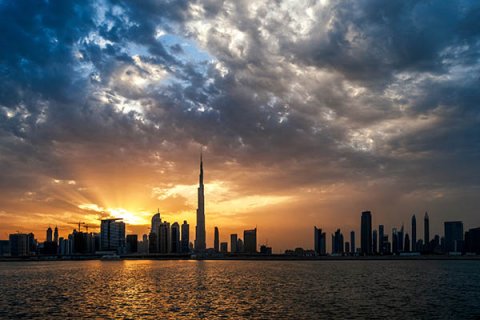 Обзор за месяц: Капитальная стоимость вилл в Дубае показала двузначный рост, продажи вилл и апартаментов достигли четырехлетнего максимума