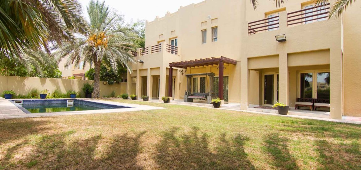 Villa for sale in Dubai, UAE, 4 bedrooms, 603 m², No. 24223 – photo 1