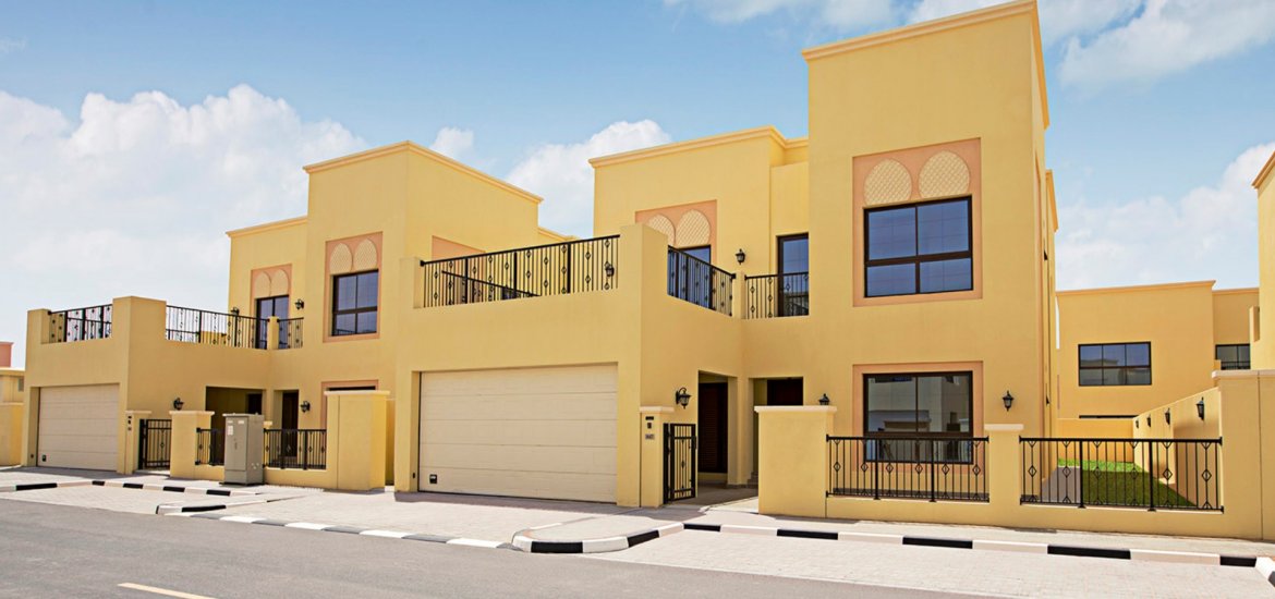 Villa for sale in Nadd Al Sheba, Dubai, UAE 5 bedrooms, 382 sq.m. No. 25387 - photo 1