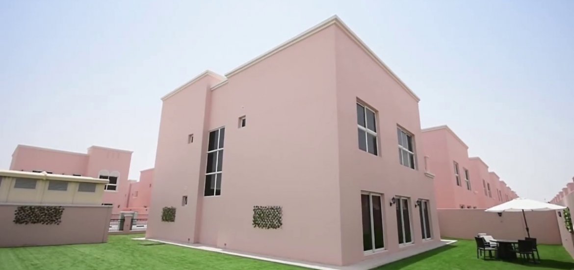 Villa for sale in Nadd Al Sheba, Dubai, UAE 4 bedrooms, 354 sq.m. No. 25386 - photo 1