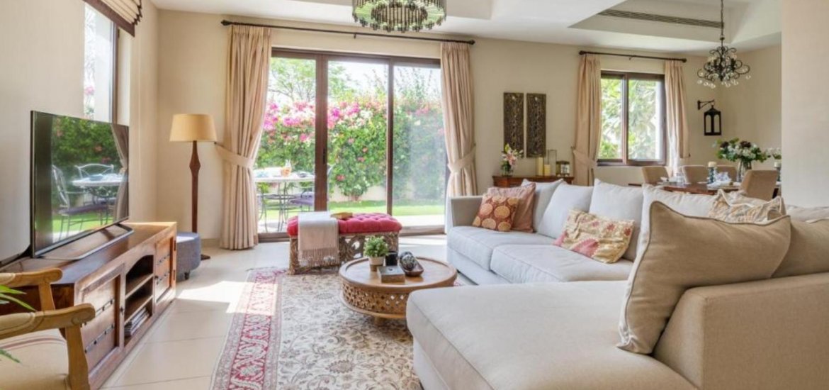 Villa in Reem, Dubai, UAE, 4 bedrooms, 250 sq.m. No. 25555 - 1