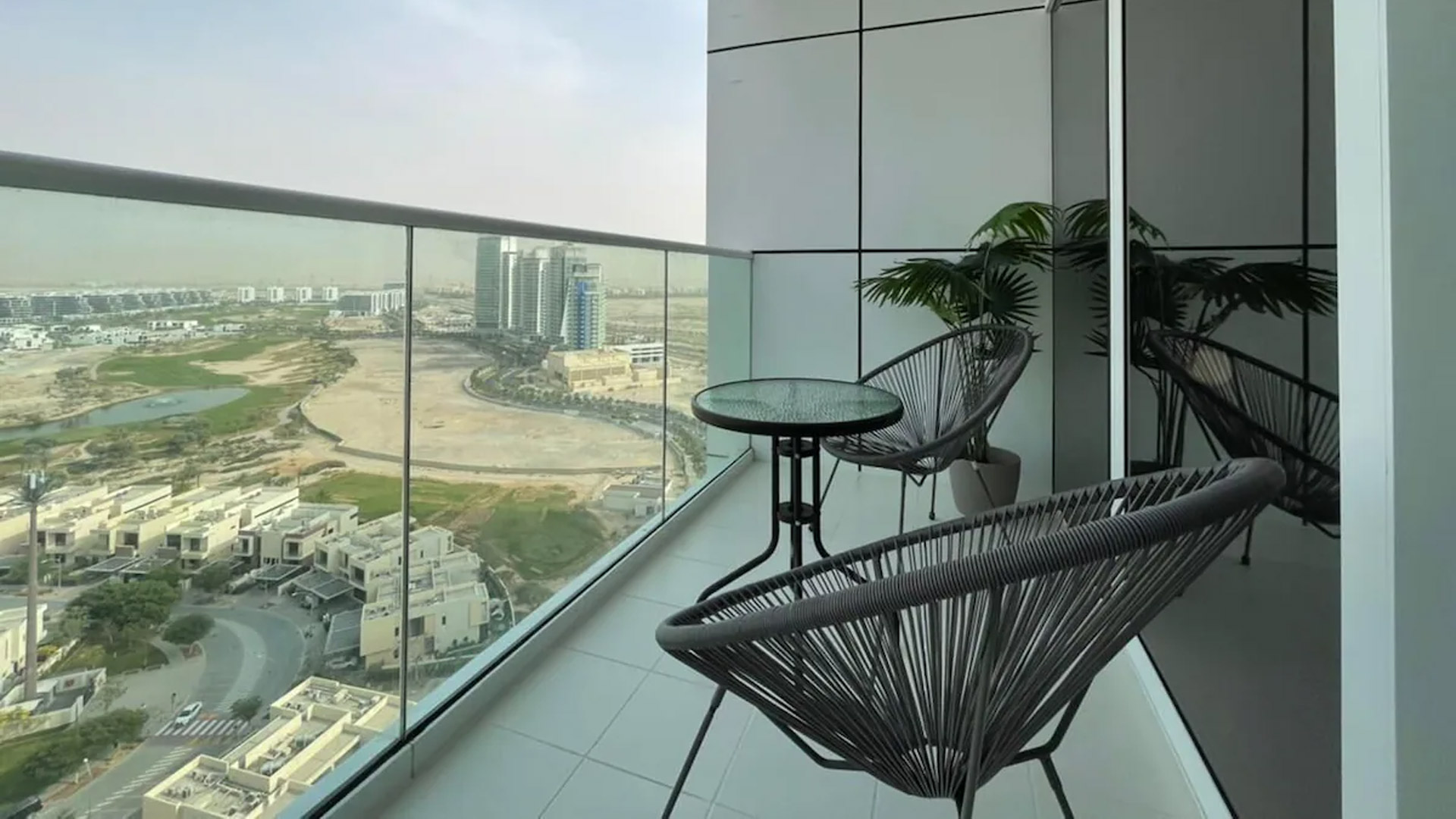 CARSON TOWERS by Damac Properties in DAMAC Hills, Dubai - 3